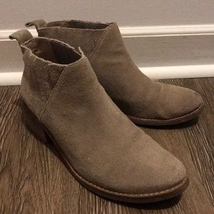 Matisse ankle boots. 7 1/2. Camel/greige color.